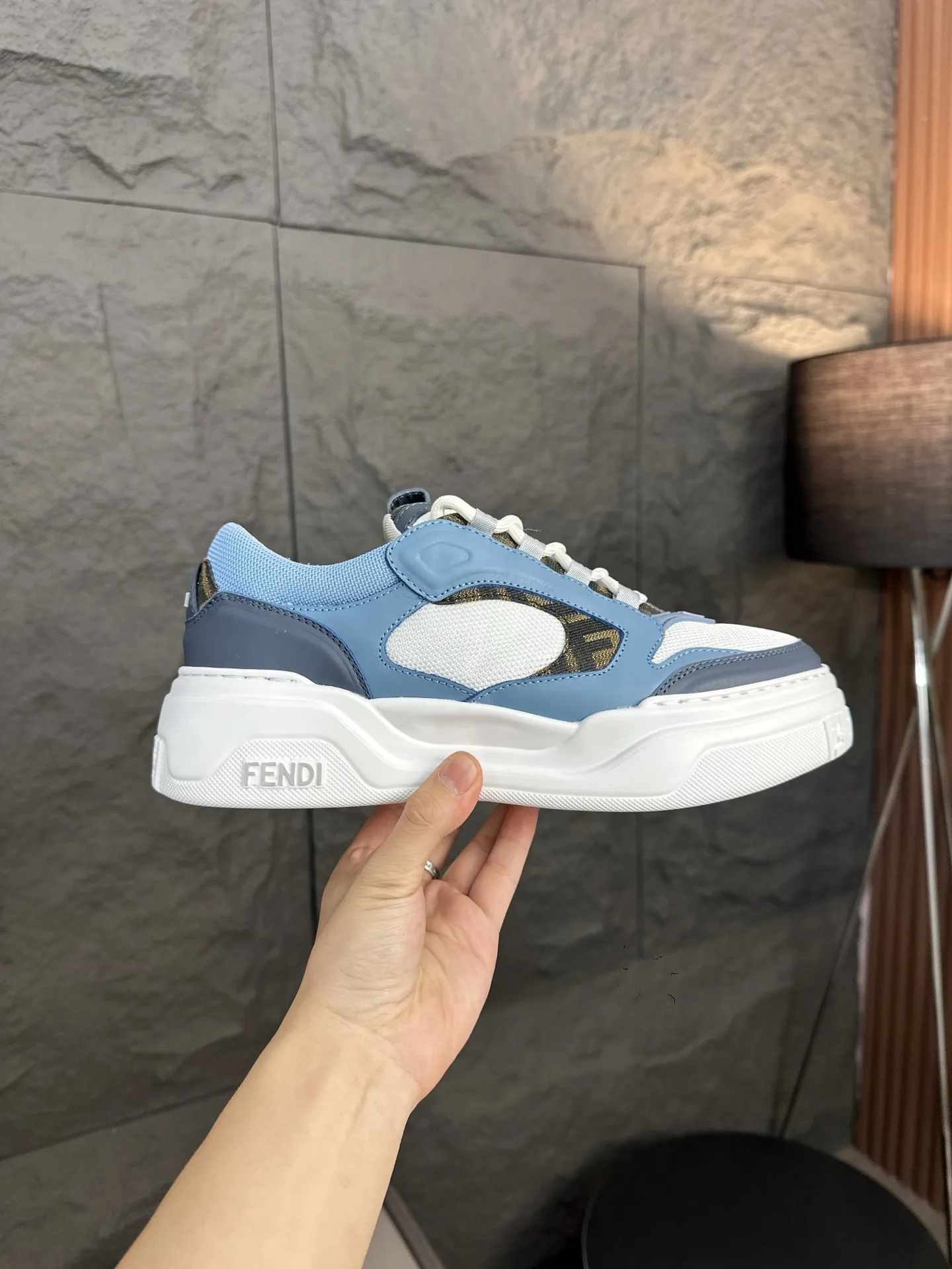 [FENDI] Fendi men's shoes 💰780💰 - High-end quality original casual sports shoes - Upper: Nappa calfskin, pebbled calfskin, tongue and heel; injection molded brand logo plastic module - Lining: brand canvas - Outsole: ultra-light T men's shoes 💰R foam rubber; molded outsole - Super high quality control, fine workmanship: highlighted (high-end, luxury, grade) -Size :39-44 (38, 45, can be customized)